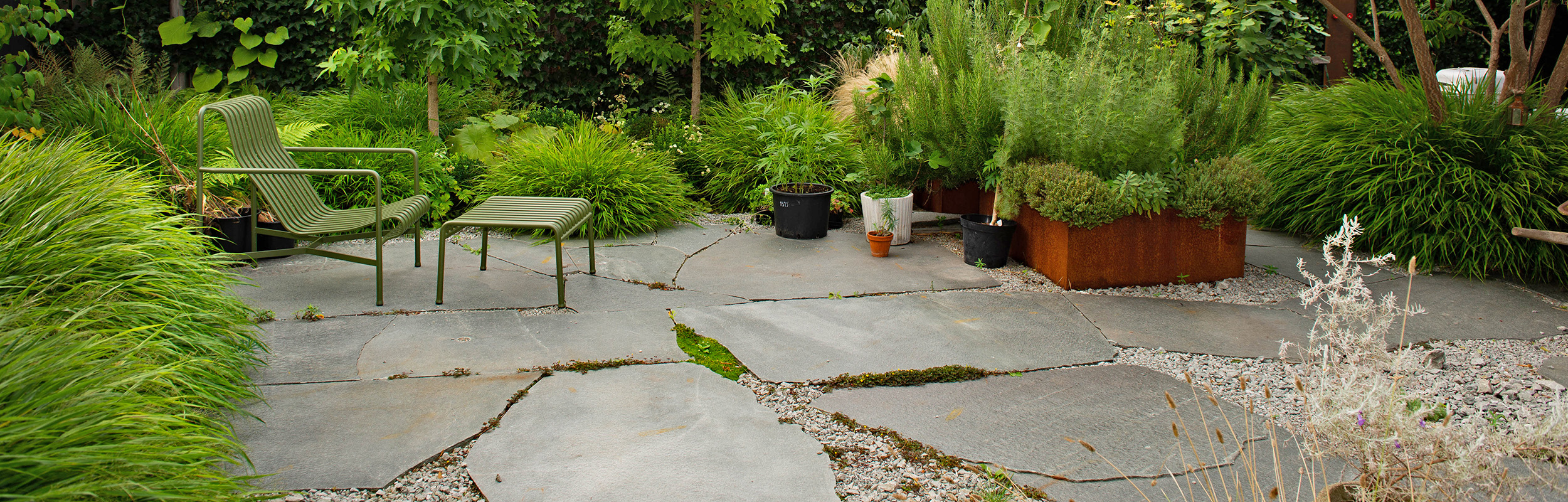 Oregelbunden grå skiffer Offerdal på uteplats